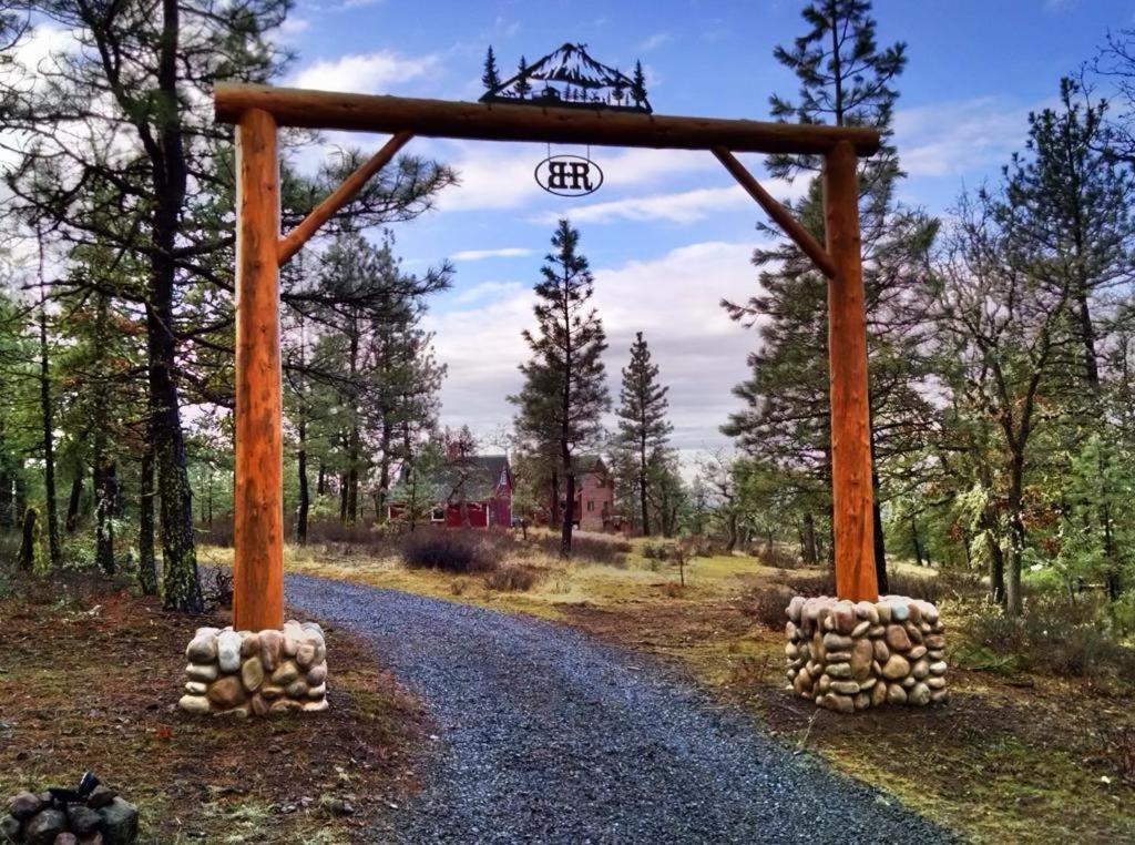 Treehouse Ranch Hotel Goldendale Bagian luar foto